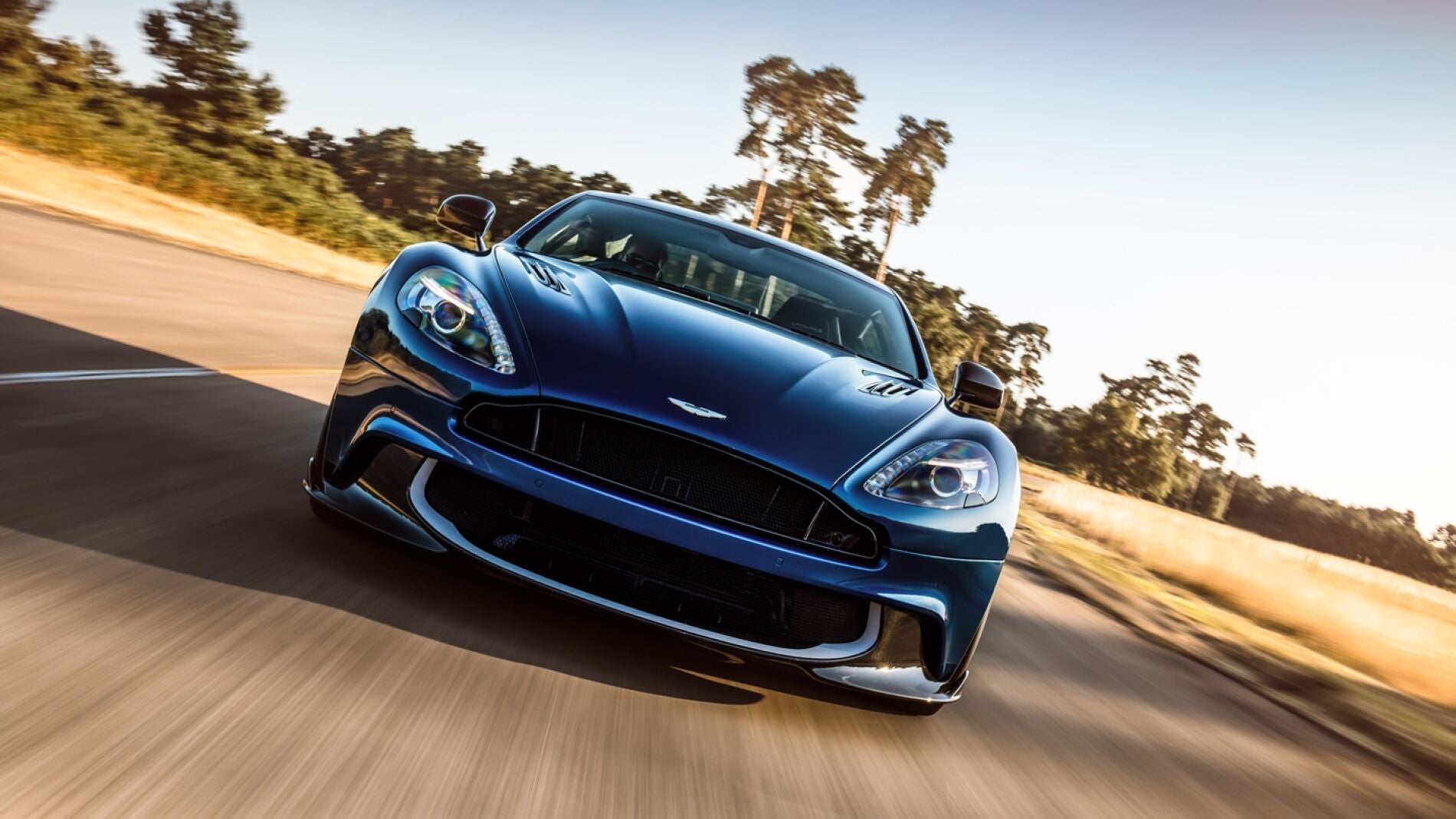 aston-martin-vanquish-s-2016-004.jpg