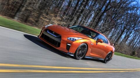 nissan-gt-r-2017-video-0316-00