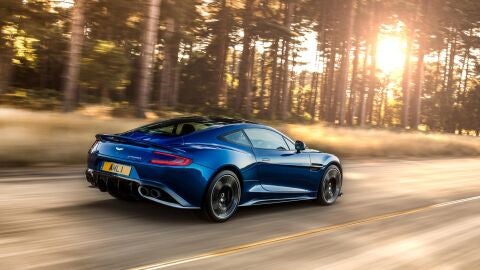 aston-martin-vanquish-s-2016-006
