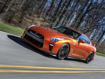 nissan-gt-r-2017-video-0316-00.jpg nissan-gt-r-2017-video-0316-00.jpg