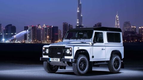 land-rover-defender-2millones-101115-02