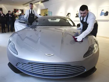 ASTON_SUBASTA.jpg ASTON_SUBASTA.jpg