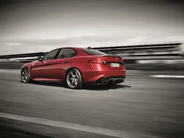 alfa-romeo-giulia-qv-101115-03.jpg alfa-romeo-giulia-qv-101115-03.jpg