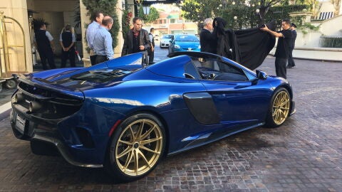 McLaren 675LT Spider MSO Carbon Series_más caro_traserolateral