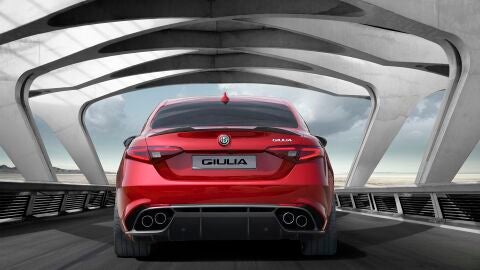 alfa-romeo-giulia-qv-101115-01