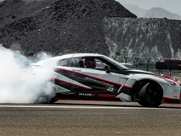nissan-gt-r-record-derrape-2016-02.jpg nissan-gt-r-record-derrape-2016-02.jpg