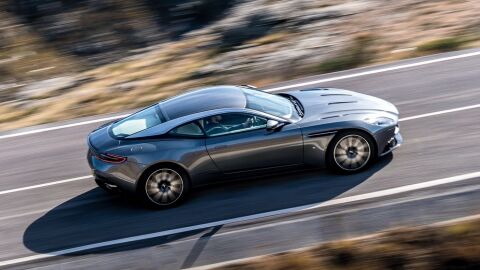 aston-martin-db11-0216-03