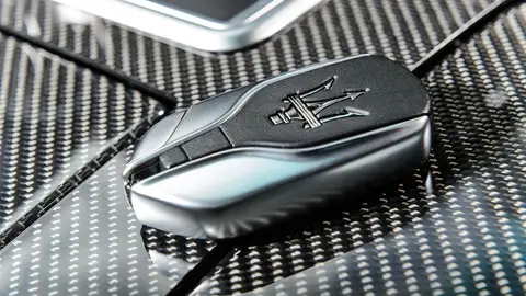 llave-mando-maserati-2016-01.jpg llave-mando-maserati-2016-01
