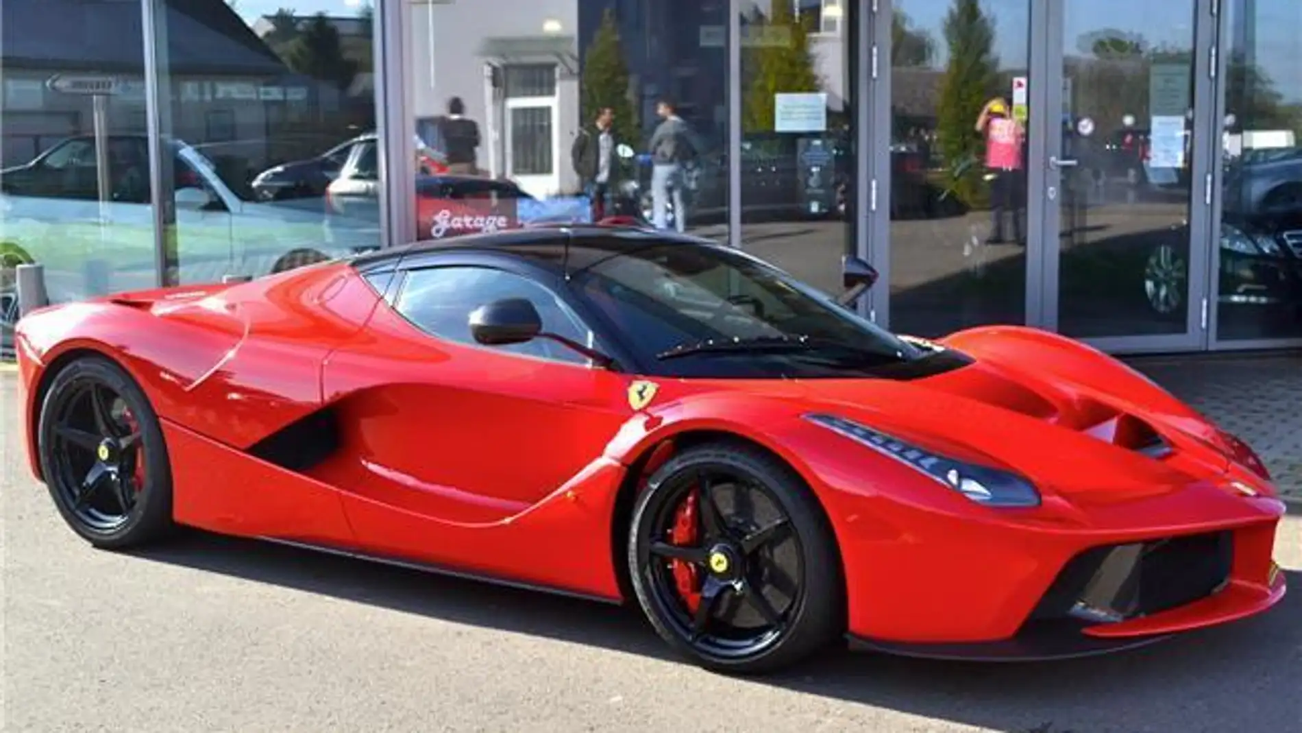 Ferrari-LaFerrari_10-millones.jpg