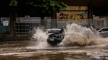 Heavy Rains Flood Rio de Janeiro
