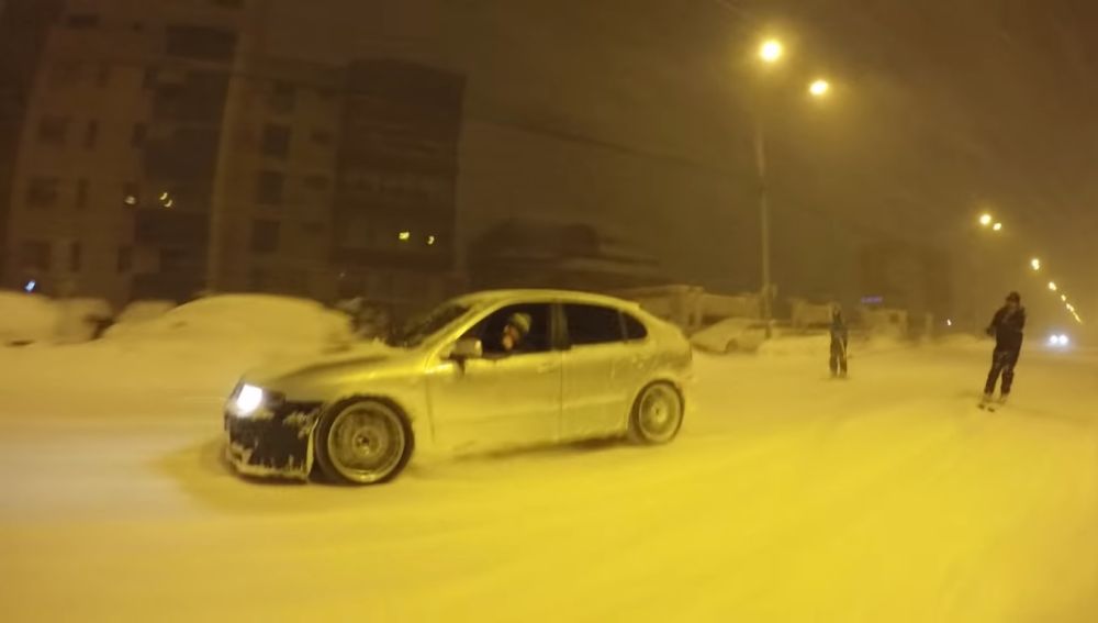 esqu%C3%AD-derrapes-en-la-nieve_Bucarest.jpg