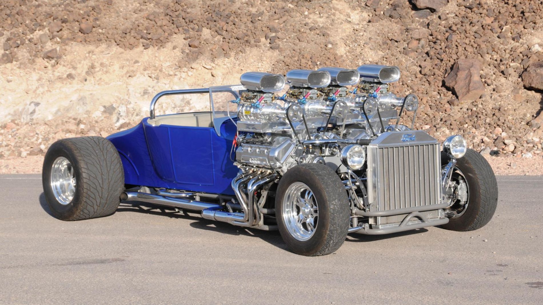 Double-Trouble-rat-rod_frontolateral.jpg
