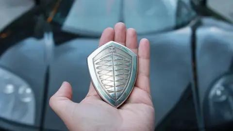 llave-mando-koenigsegg-2016-01.jpg llave-mando-koenigsegg-2016-01