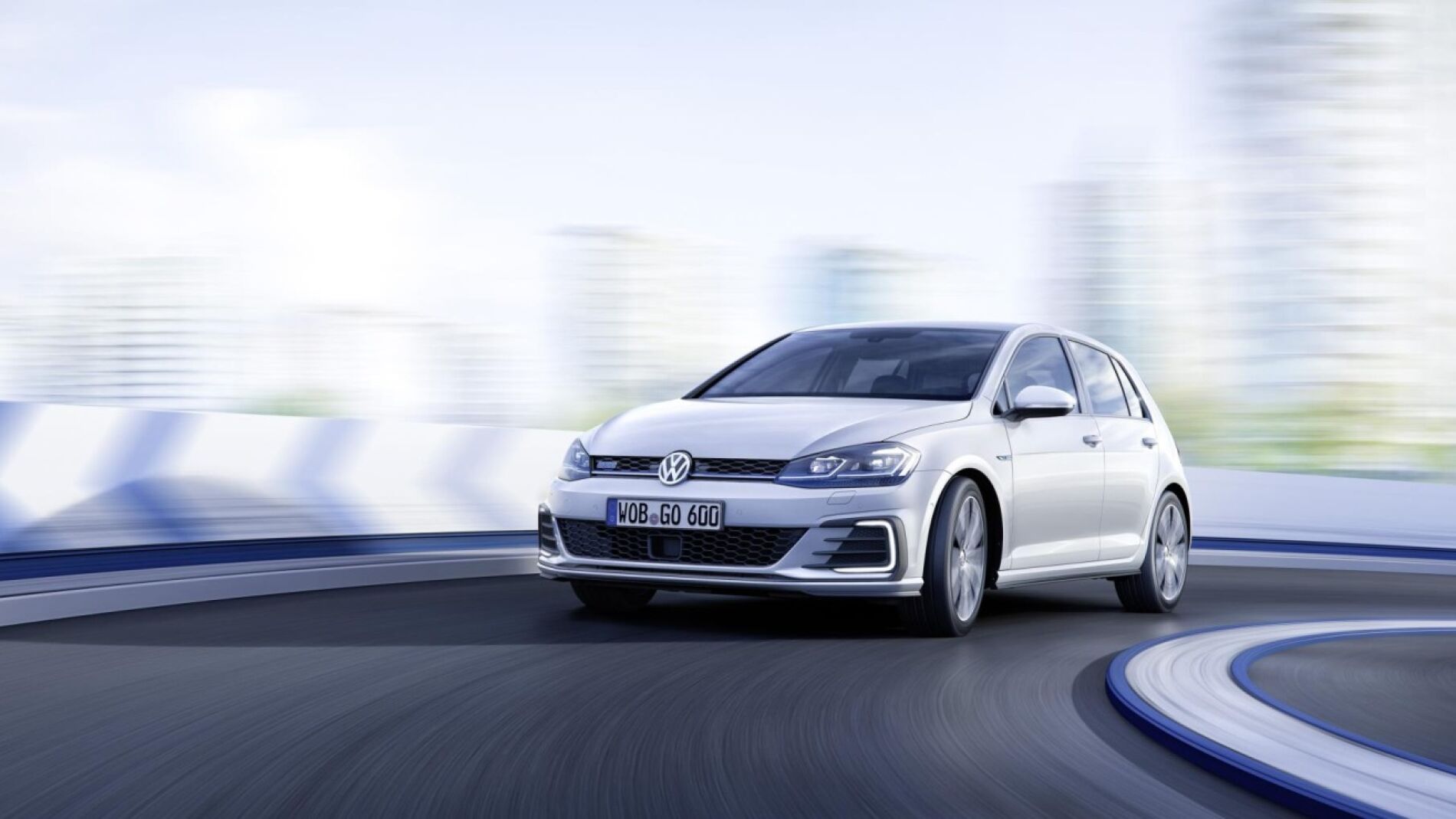 volkswagen-golf-fl14.jpg