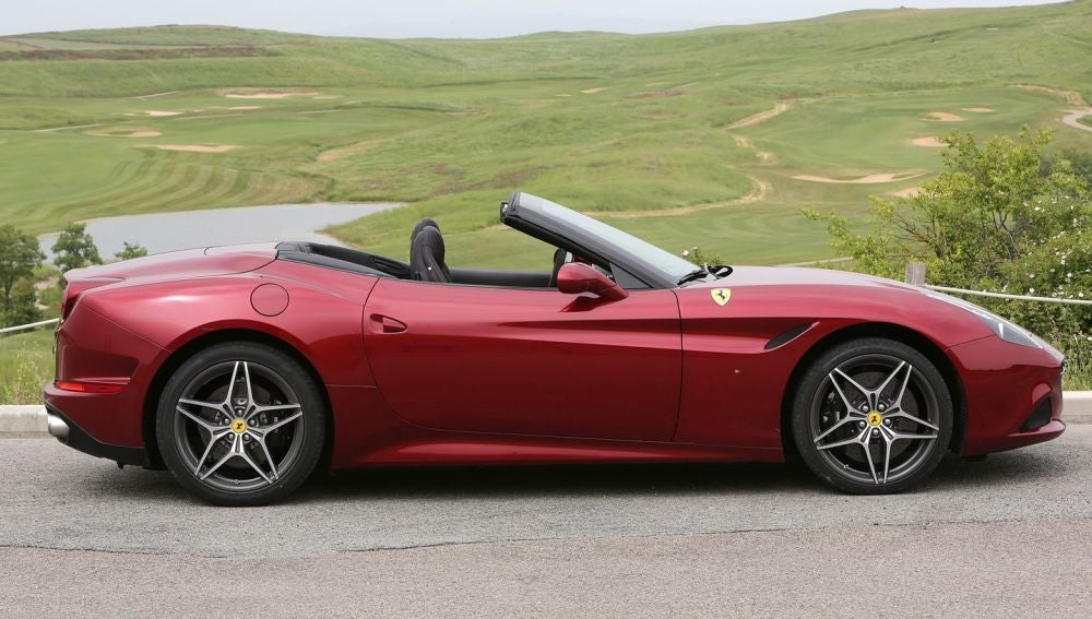 ferrari-california-t-hs-220116-03.jpg