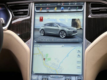 Tesla-Model_S-2013-pantalla1.jpg