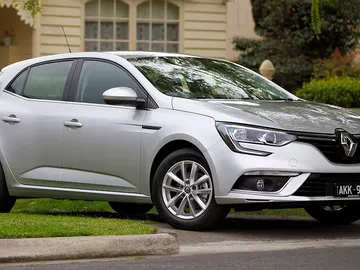 megane.jpg megane.jpg