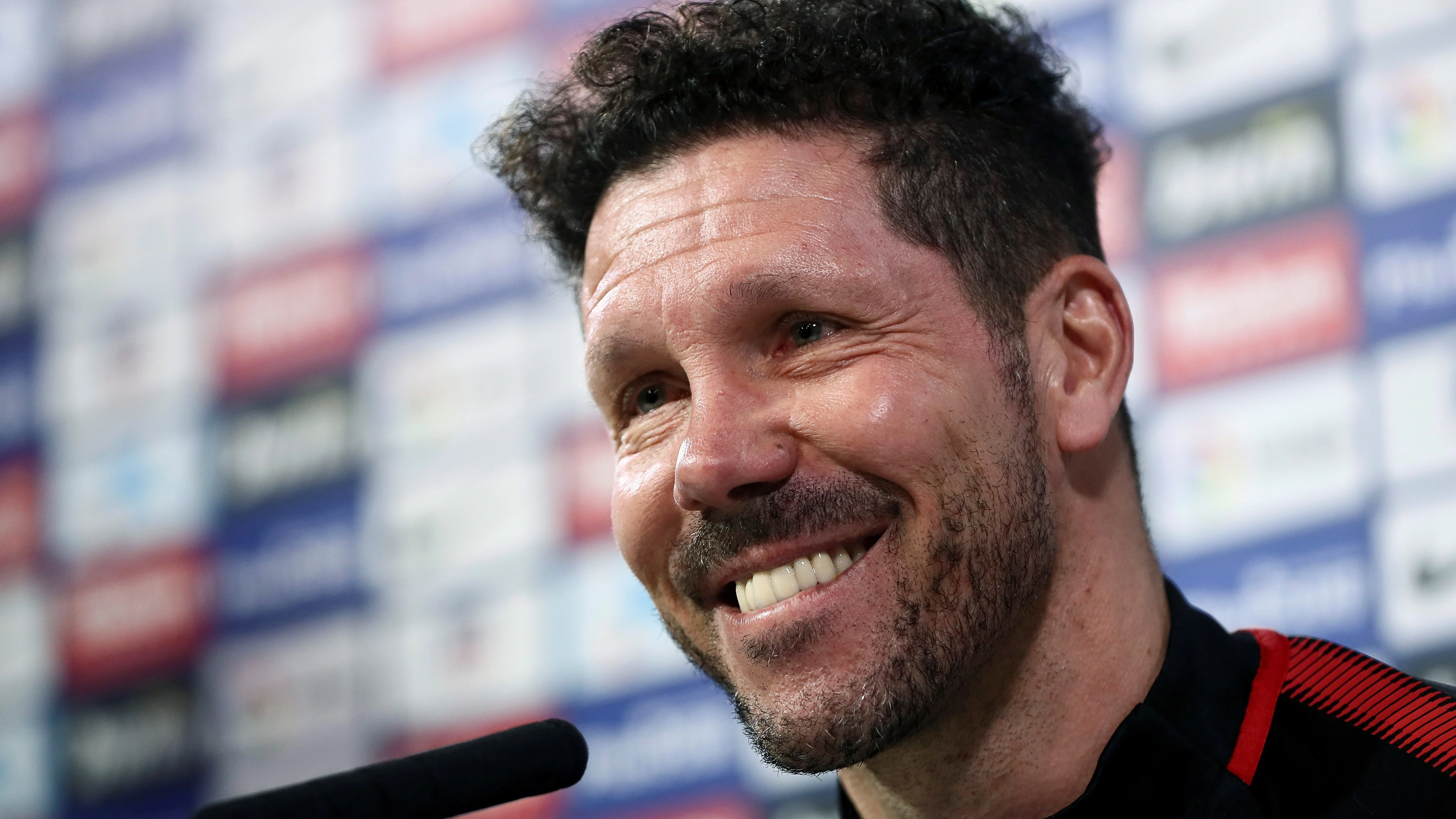 Simeone sonríe en la rueda de prensa