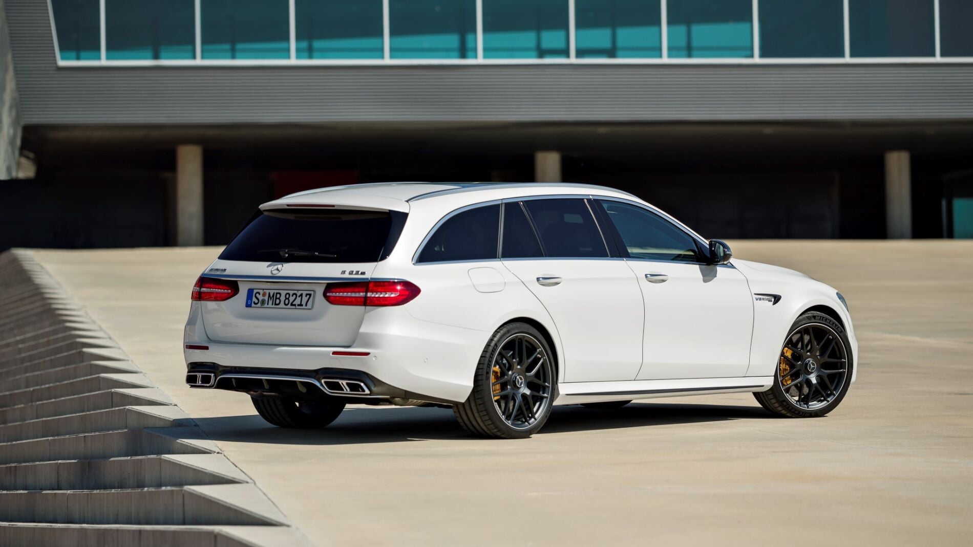 Mercedes-AMG-E-63-4MATIC-Estate-17.jpg