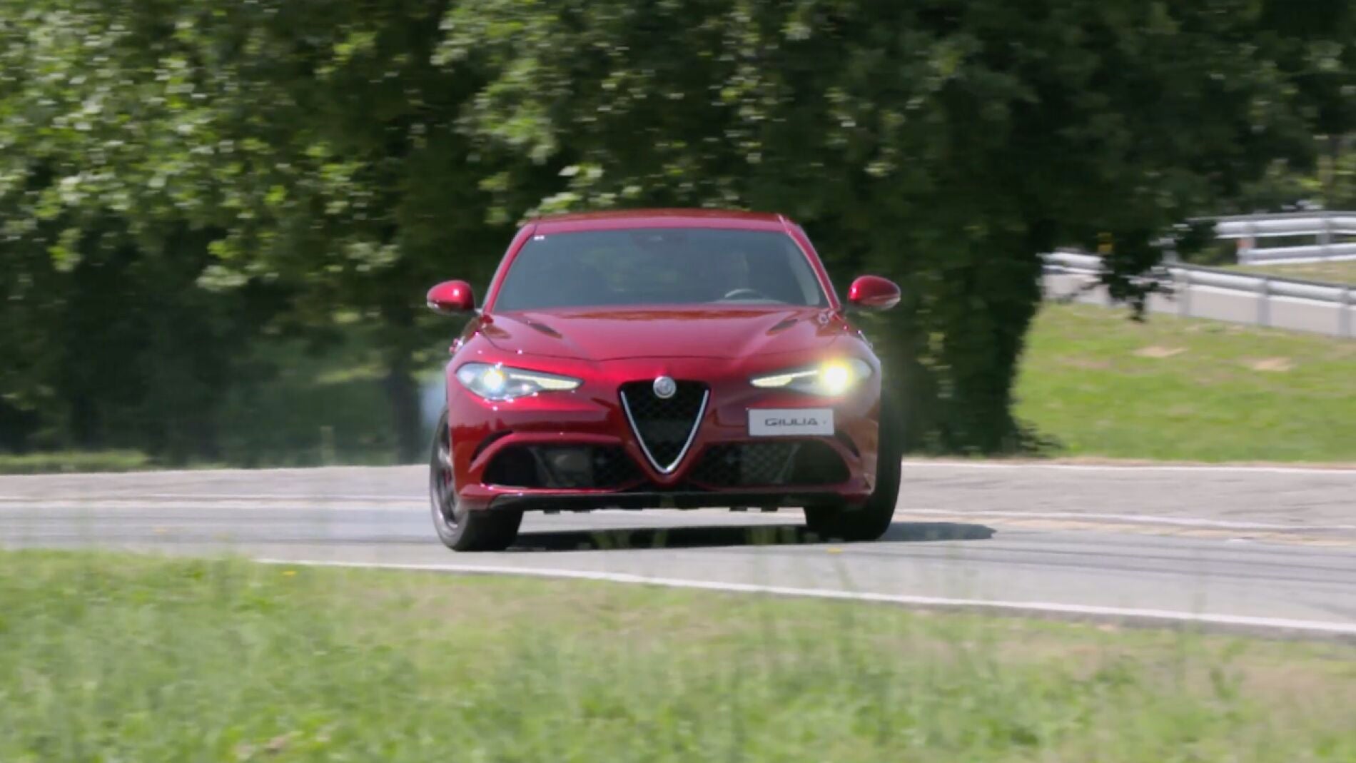 ALFA-ROMEO-GIULIA-QUADRIFOGLIO.png