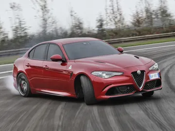 gama-alfa-romeo-giulia32.jpg gama-alfa-romeo-giulia32.jpg