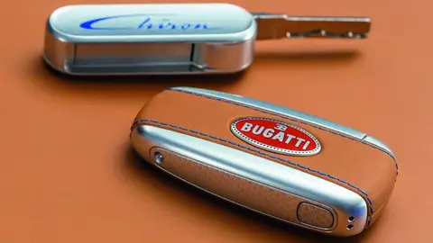 llave-mando-bugatti-2016-01.jpg llave-mando-bugatti-2016-01