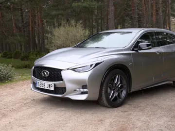 Infiniti-Q30.jpg Infiniti-Q30.jpg
