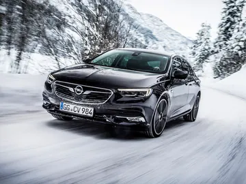 Opel_Insignia_5990_LR.jpg Opel_Insignia_5990_LR.jpg