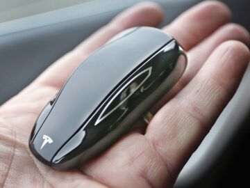 llave-mando-tesla-2016-01.jpg
