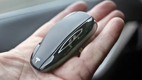 llave-mando-tesla-2016-01.jpg llave-mando-tesla-2016-01