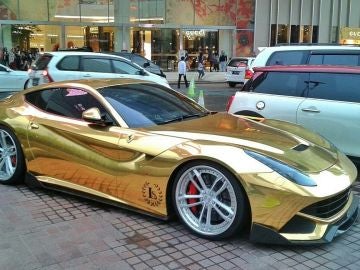 Ferrari-F12-Gold-1.jpg