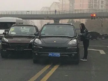 0porschevszotye.jpg 0porschevszotye.jpg