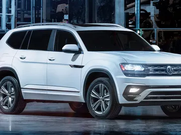 2018-volkswagen-atlas-r-line1.jpg 2018-volkswagen-atlas-r-line1.jpg