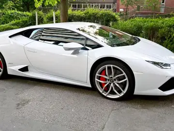 Lamborghini-Hurac%C3%A1n-taxi.jpg Lamborghini-Hurac%C3%A1n-taxi.jpg