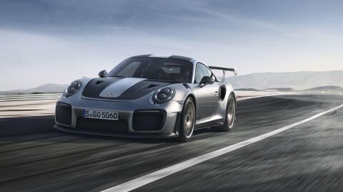 porsche-911-gt2-rs-0617-001