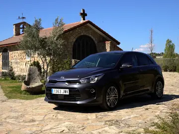 Kia-Rio.jpg Kia-Rio.jpg