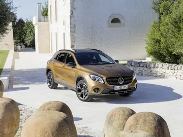 mercedes-gla44.jpg mercedes-gla44.jpg