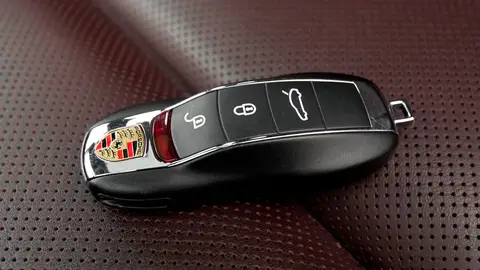 llave-mando-porsche-2016-01.jpg llave-mando-porsche-2016-01