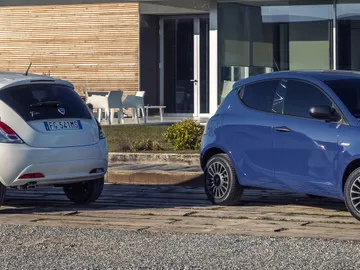 lancia_ypsilon_unyca_51.jpg lancia_ypsilon_unyca_51.jpg
