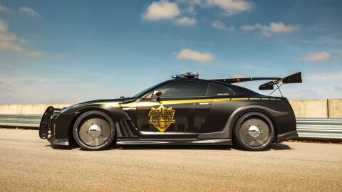 nissan-gt-r-coche-policia-0417-002