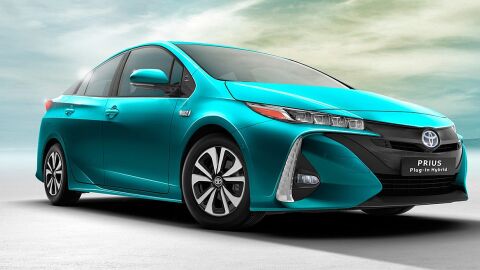 toyota-prius-plug-in-hybrid-2016-01