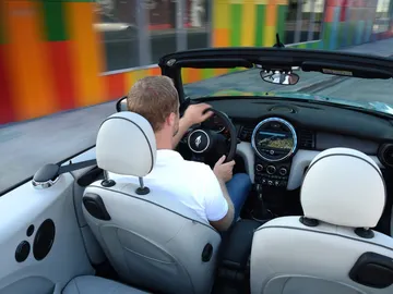 mini-cabrio2.jpg mini-cabrio2.jpg