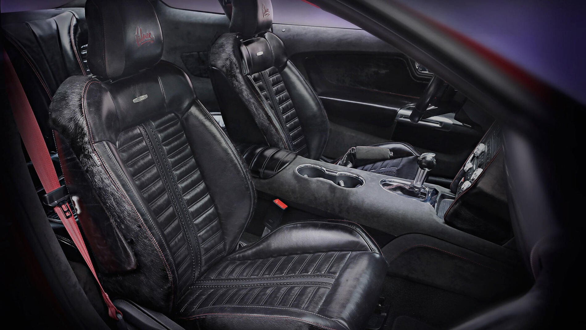 vilner-ford-mustang-tapizado-caballo-0317-01.jpg