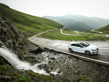 carreteras-mas-espectaculares-2016-01.jpg carreteras-mas-espectaculares-2016-01.jpg
