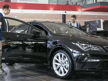 seat-fast-lane-1117-01.jpg seat-fast-lane-1117-01.jpg