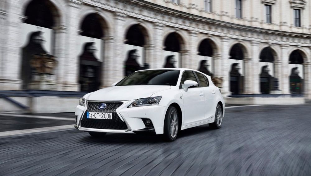 lexus-ct200h21.jpg