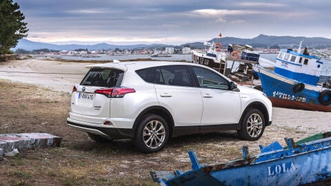 toyota_RAV_4_a3_contacto_2016_hybrid_40