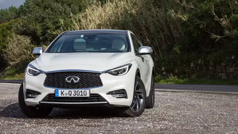 infiniti-q30-presentacion-1.jpg infiniti-q30-presentacion-1