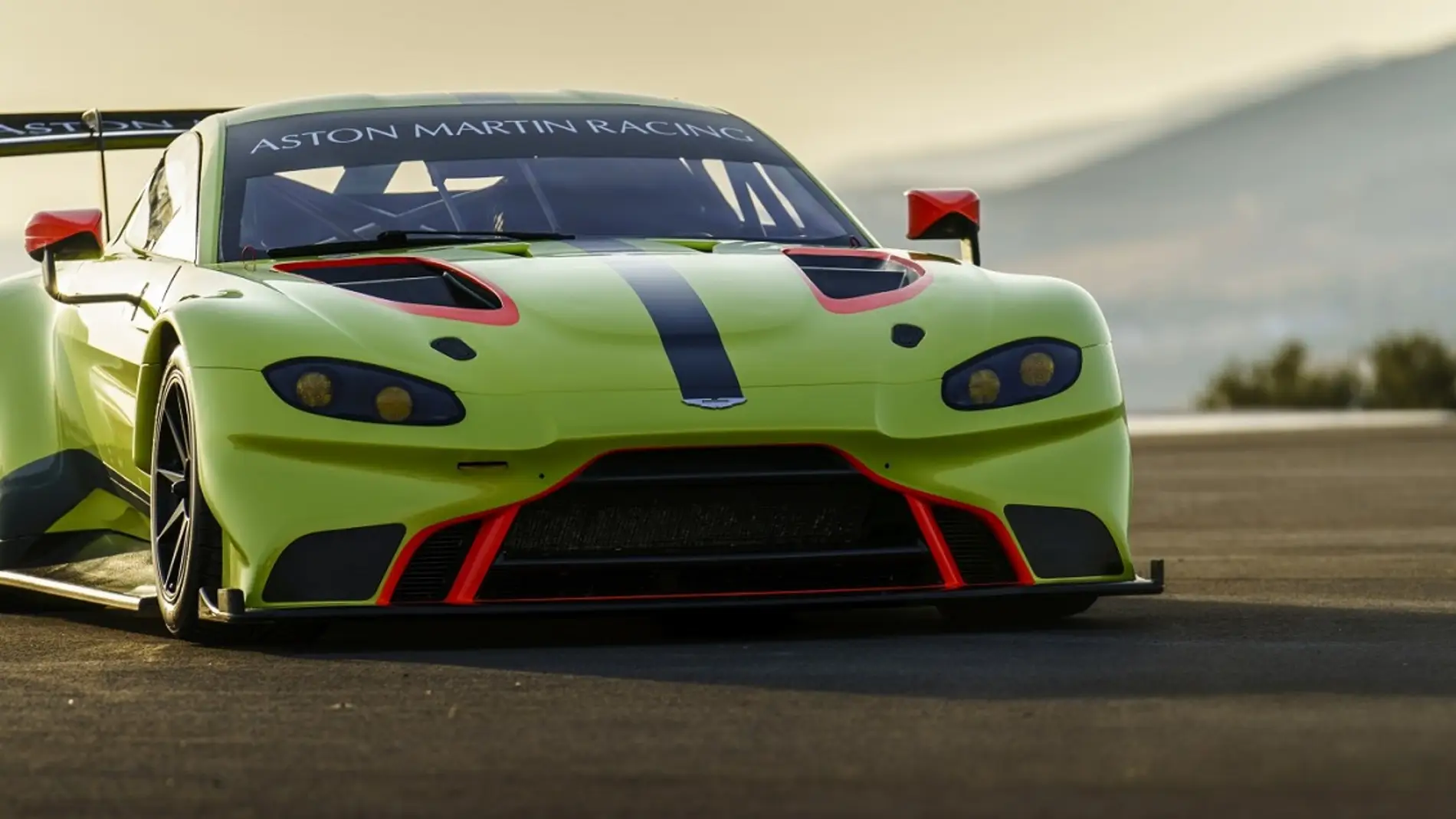 Aston-Martin-Racing_2018-Vantage-GTE-0.jpg