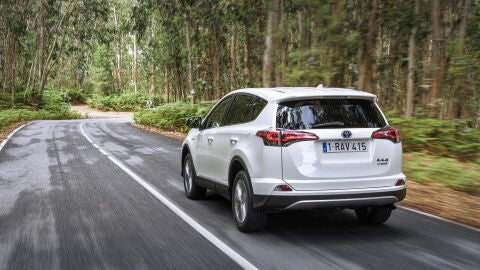 toyota_RAV_4_a3_contacto_2016_hybrid_11